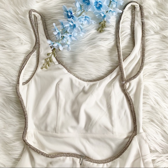 Plunging back white cocktail dress MEDIUM - Picture 3 of 11